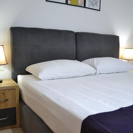 Seaview Gateway 2 Bedrooms Apartment & Garage Vlorë Exteriör bild