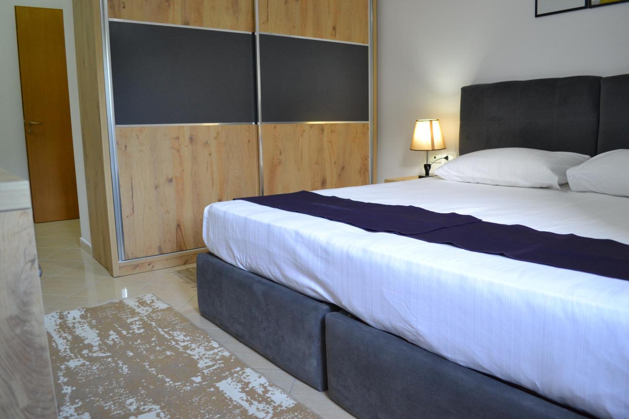 Seaview Gateway 2 Bedrooms Apartment & Garage Vlorë Exteriör bild