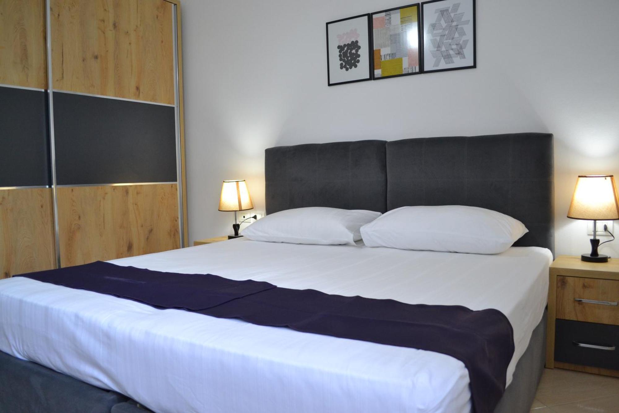 Seaview Gateway 2 Bedrooms Apartment & Garage Vlorë Exteriör bild