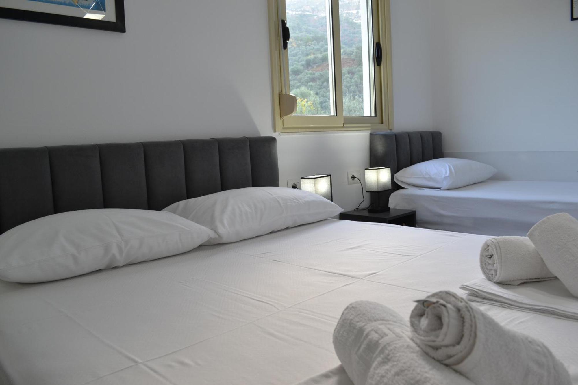 Seaview Gateway 2 Bedrooms Apartment & Garage Vlorë Exteriör bild