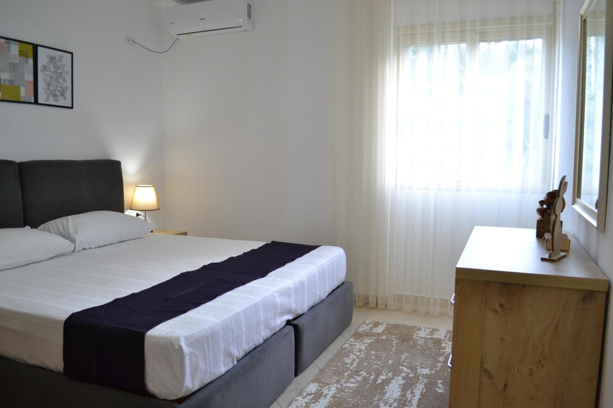 Seaview Gateway 2 Bedrooms Apartment & Garage Vlorë Exteriör bild